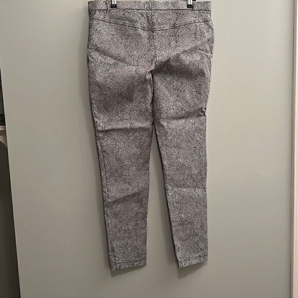 Atmosphere Women's Black And White Abstract Slim Fit Stretch Trouser - Picture 3 of 5